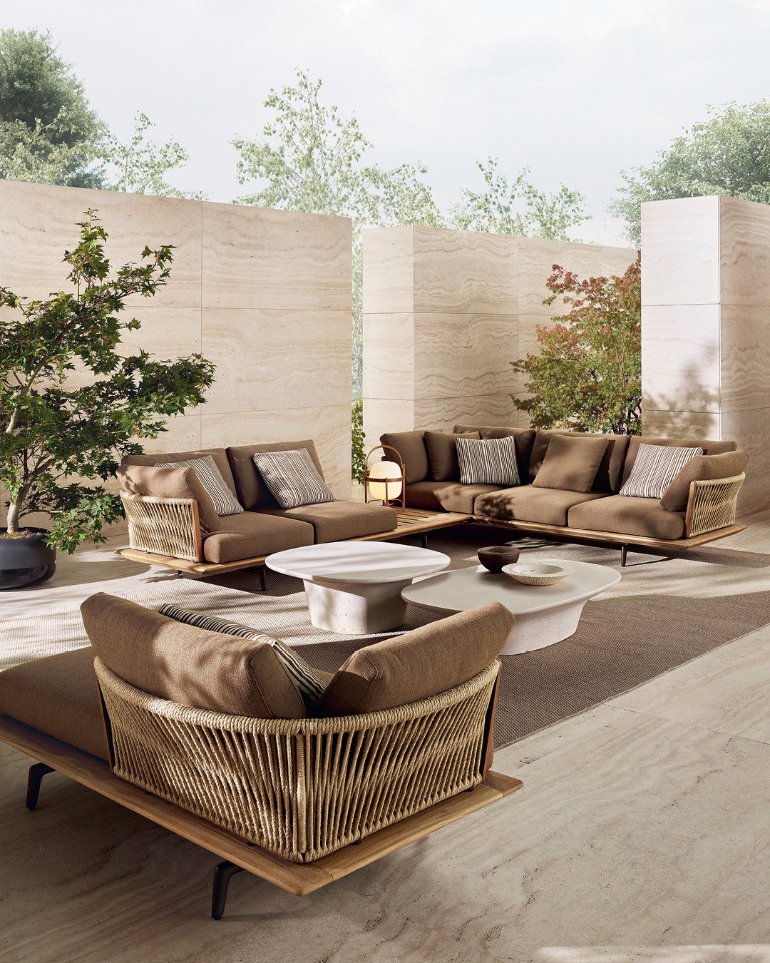 Alternate text Alternate text